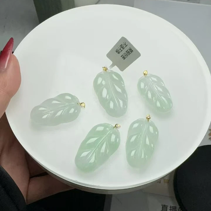 天然翡翠挂件翡翠叶子18K金镶嵌@多样性发一件