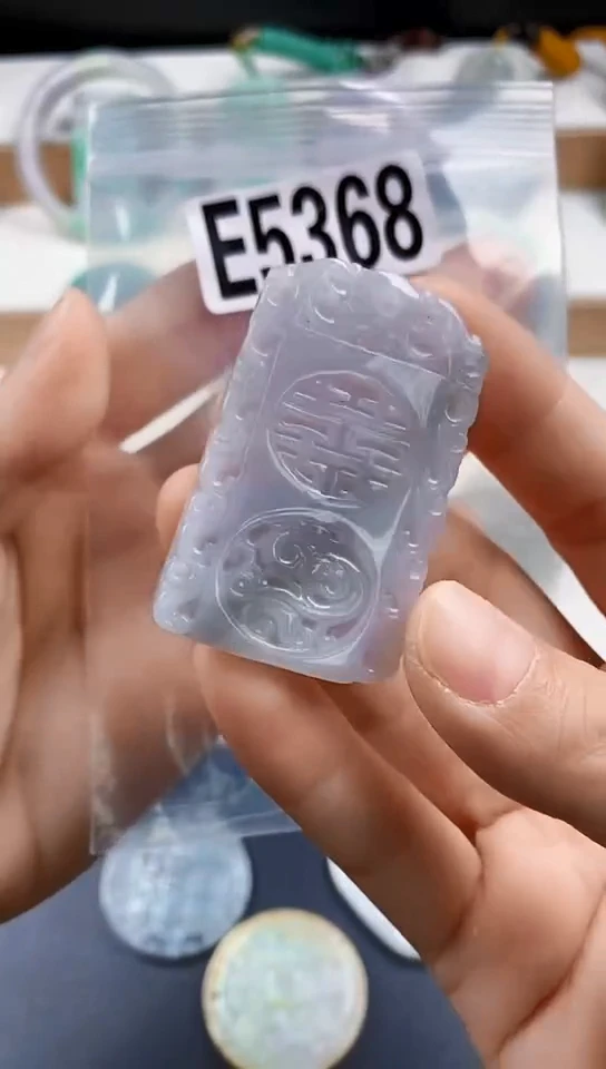 颈饰未镶嵌翡翠天然翡翠吊坠挂件