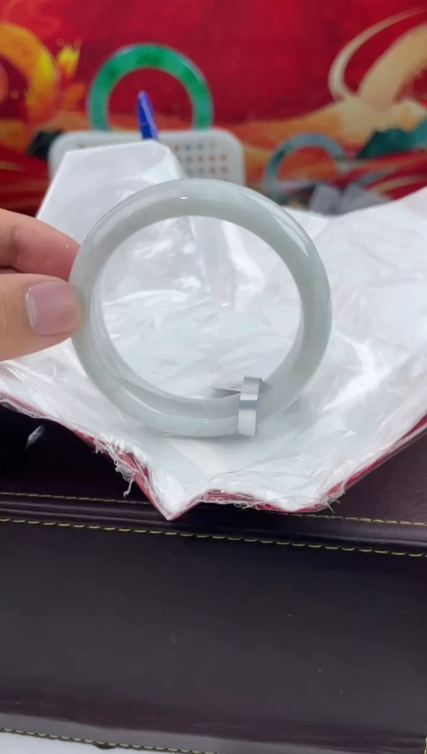 【闪购商品】翡翠手镯未镶嵌7翡翠手镯（微瑕）