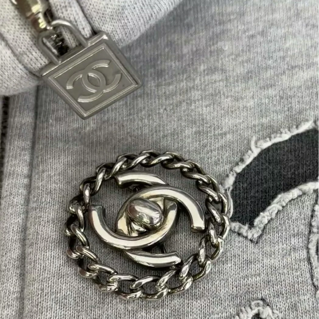 95新 Chanel/香奈儿 香奈儿/CHANEL 银色书包扣 镂空胸针