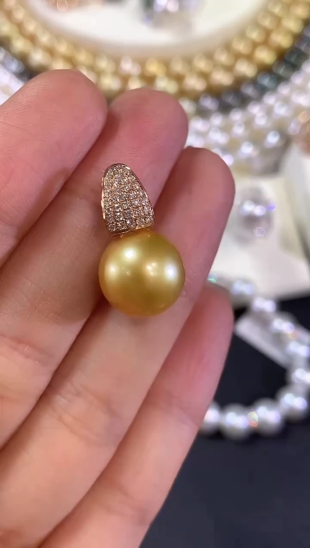 18K金镶嵌吊坠海水珍珠w64