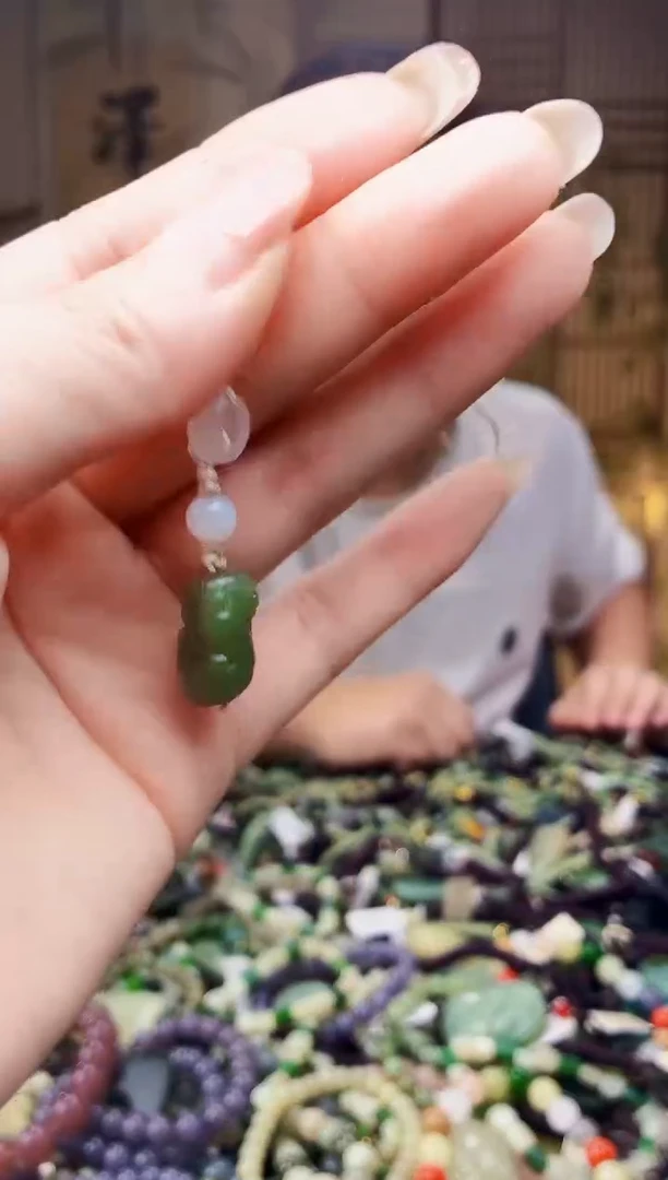 颈饰未镶嵌和田玉多样性发货，拍一发一