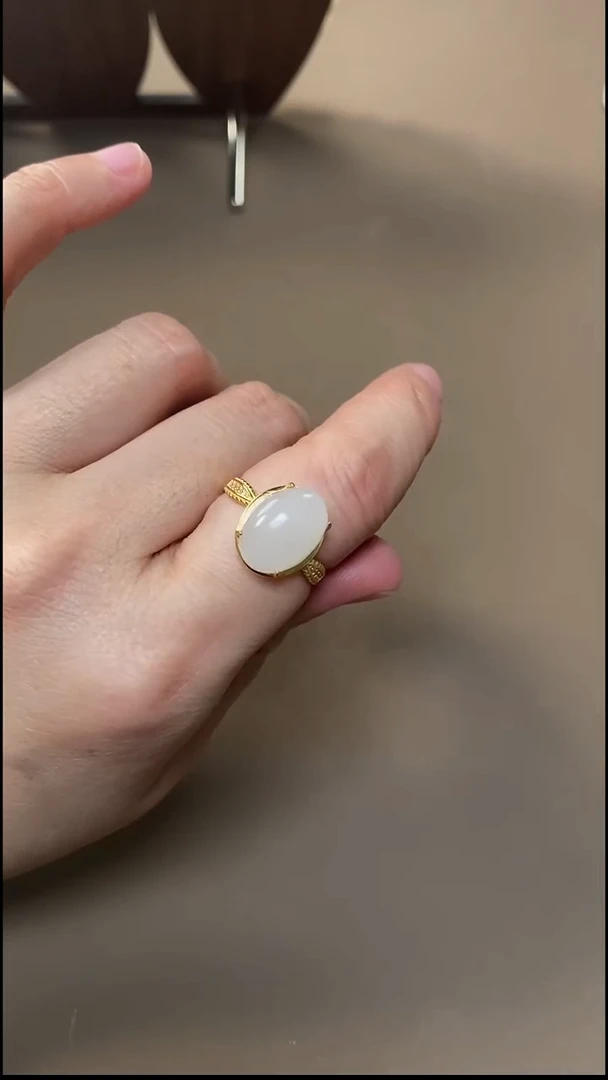 未镶嵌戒指和田玉和田玉戒指