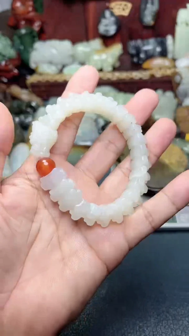 和田玉未镶嵌把件-