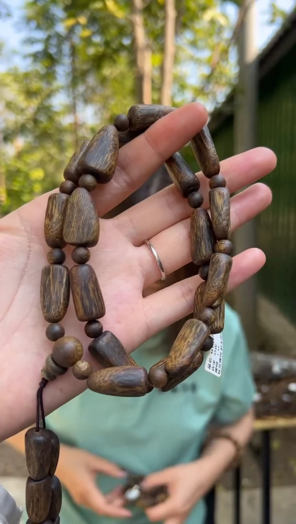 【闪购商品】沉香手串35克红骨凹身手串