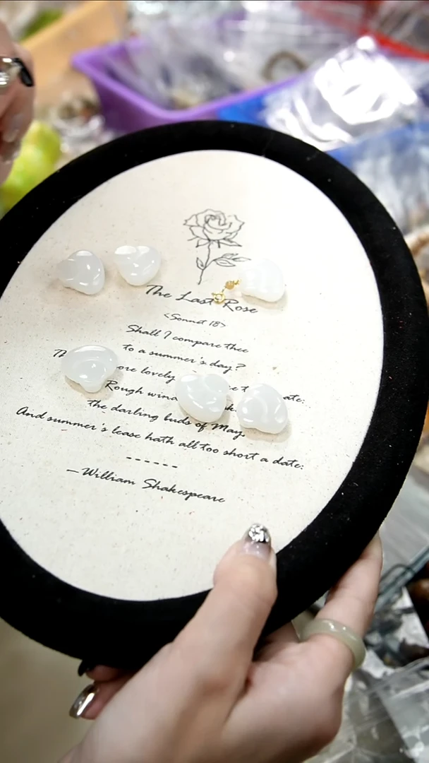 吊坠(不含链)未镶嵌和田玉藕粉和田玉佛公其一