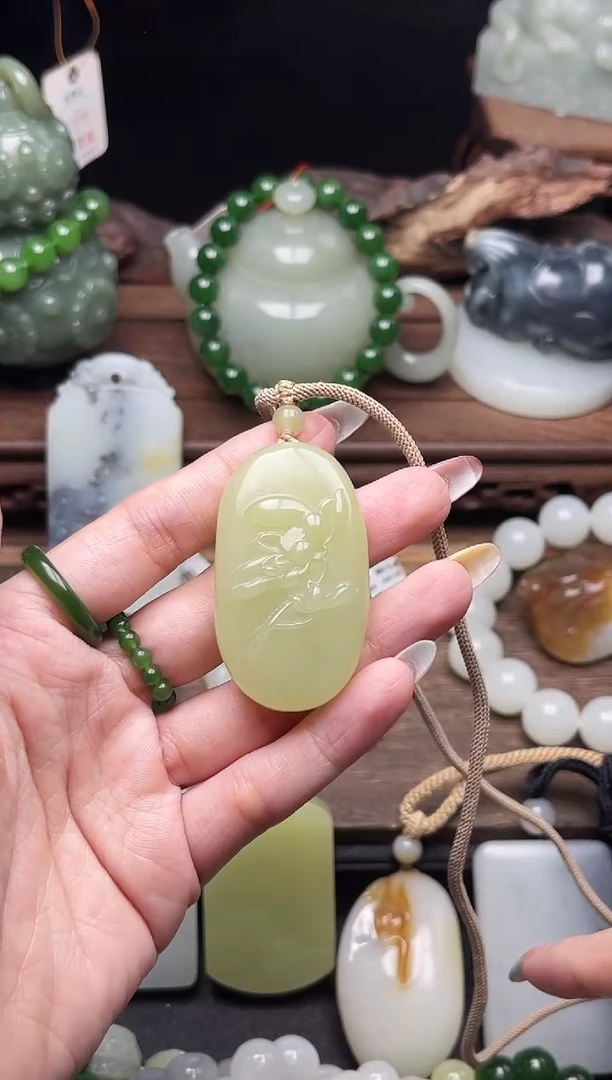 和田玉未镶嵌吊坠(不含链)若羌黄玉 花开富贵9010436