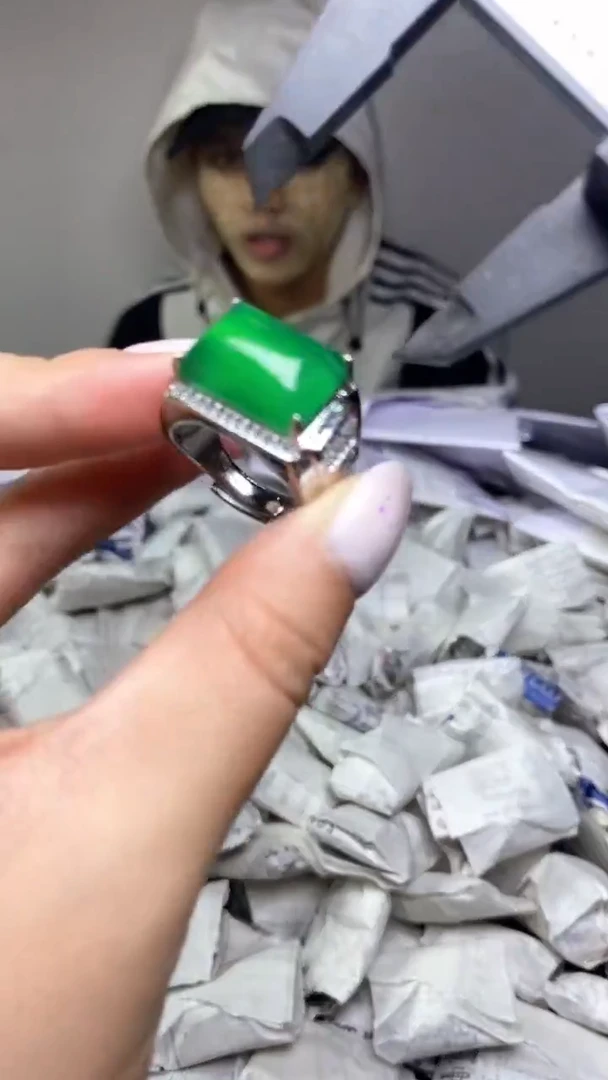 满色吊坠 所见即所得！