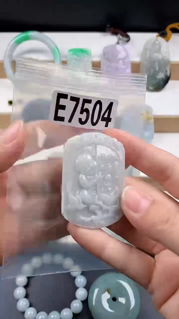 颈饰未镶嵌翡翠天然翡翠吊坠挂件