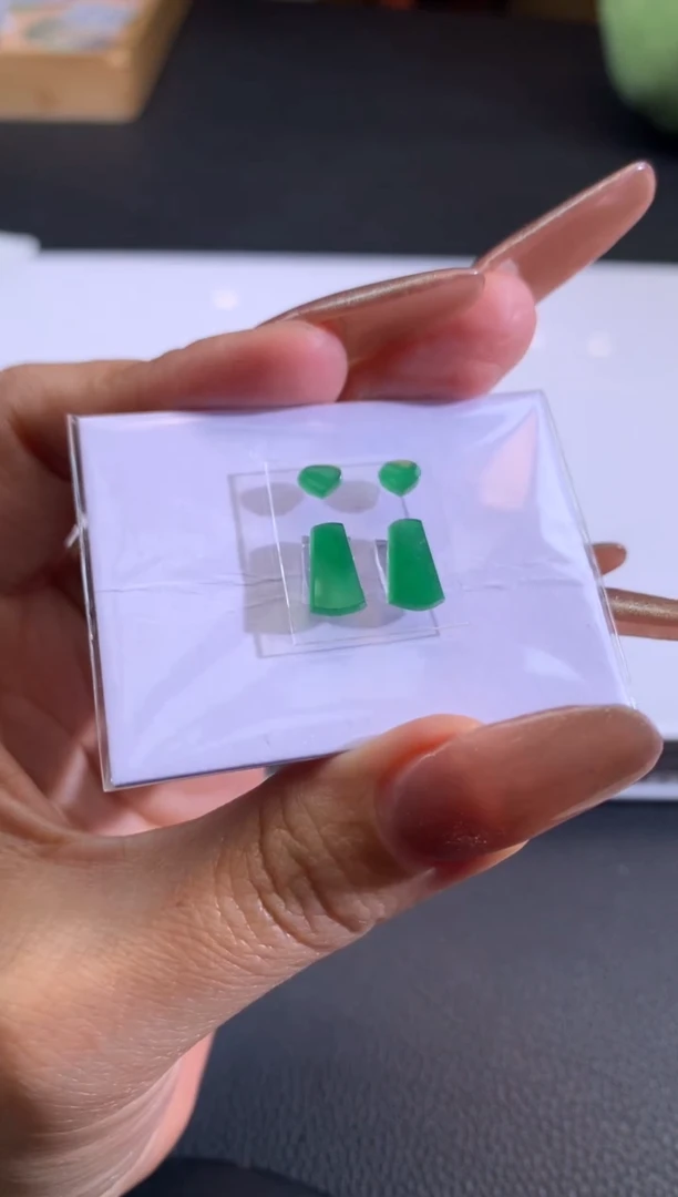 【闪购商品】定制翡翠未镶嵌翡翠