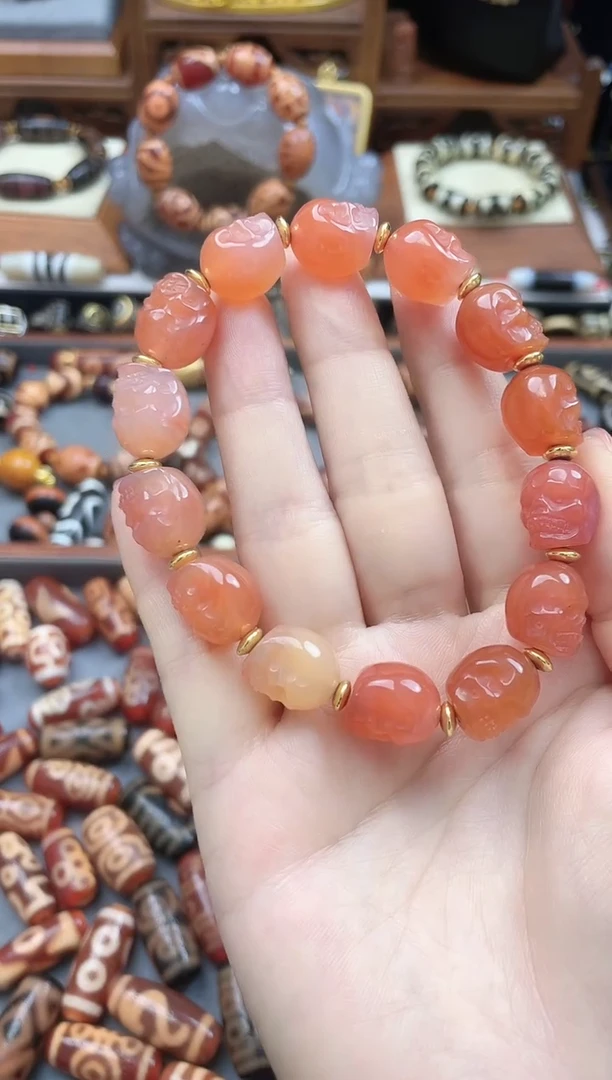 未镶嵌珠珠玛瑙/玉髓果冻色尸尸手串2