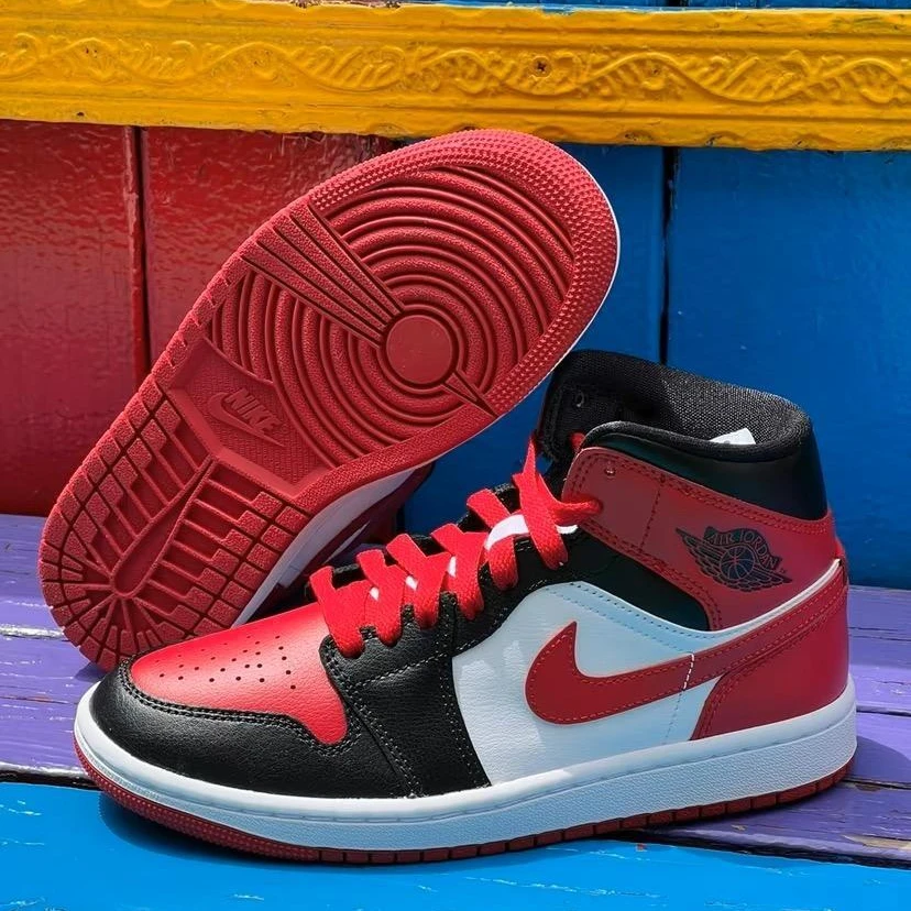 NIKE/耐克官方正品AIR JORDAN 1MID女鞋中帮复古篮球鞋BQ6472-079