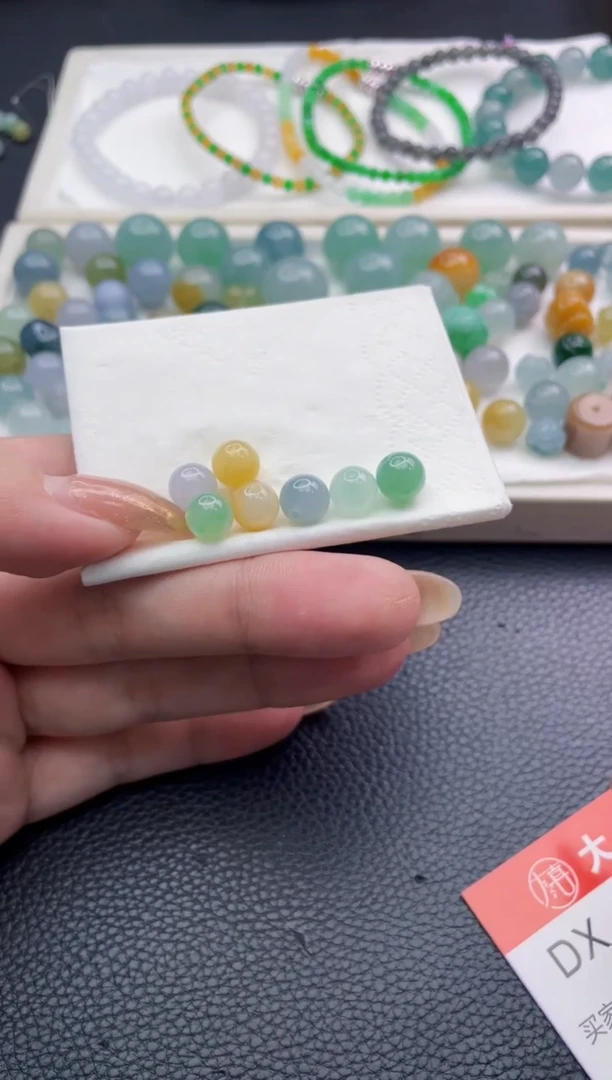 未镶嵌定制翡翠她****冷珠子