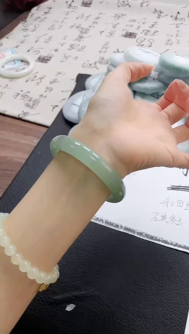 未镶嵌手镯石英质玉360-59