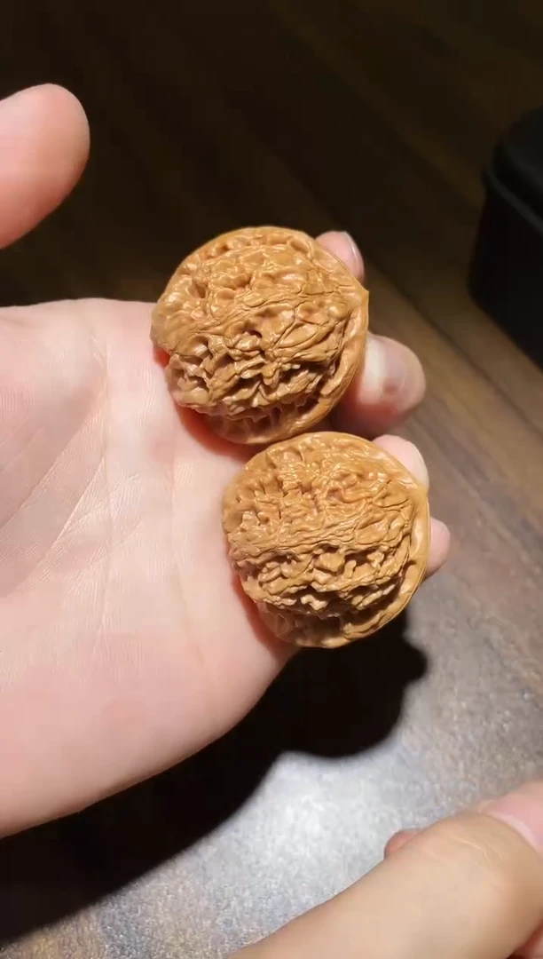 桃核把件微修水龙纹37-39