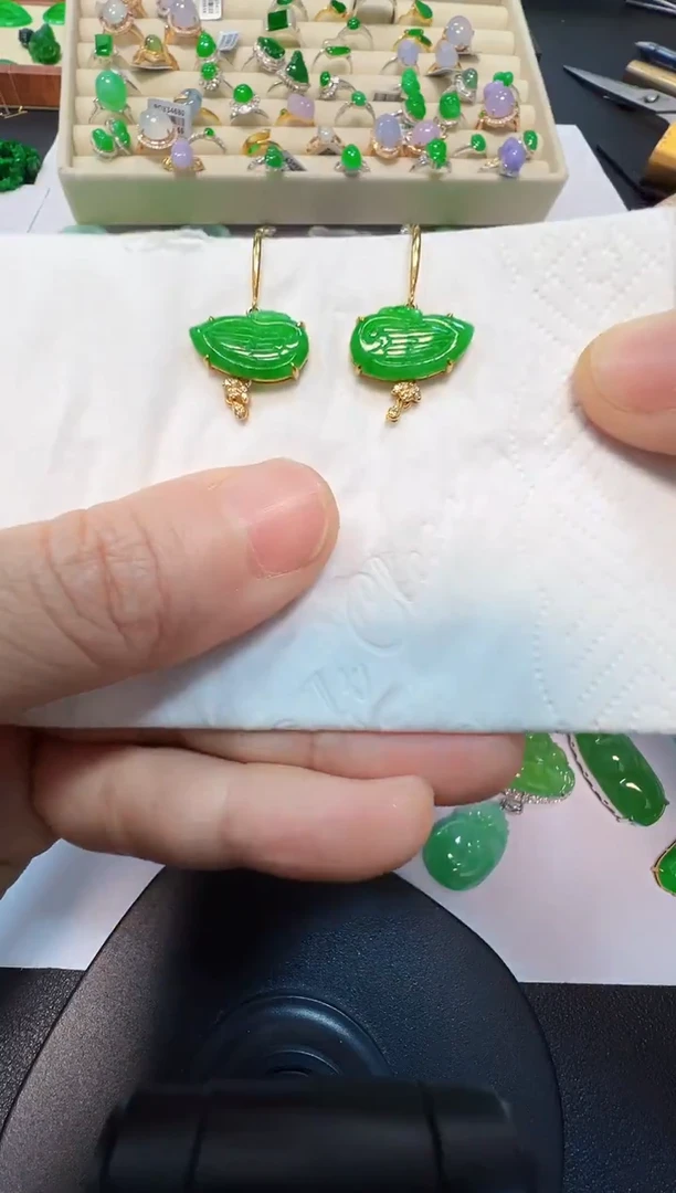 18K金镶嵌翡翠耳饰2980