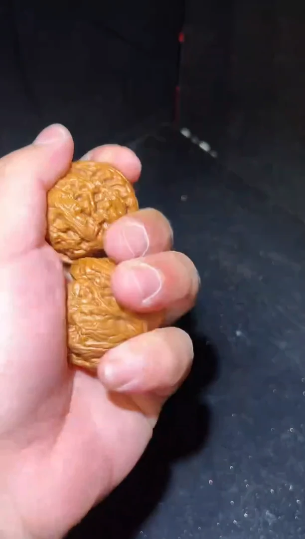 把件文玩核桃红锦鲤44尺寸