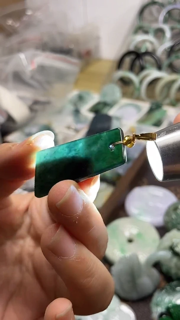 未镶嵌挂件翡翠缅甸翡翠A货