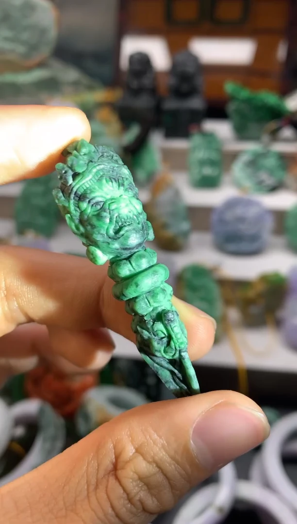 颈饰未镶嵌翡翠天然A货翡翠