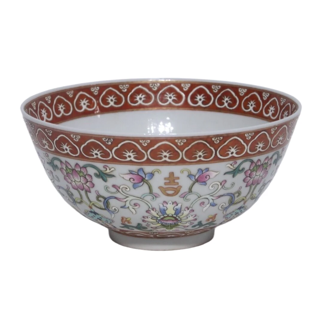 粉彩缠枝花卉碗一8016