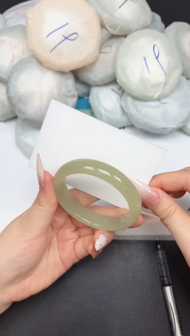 未镶嵌手镯石英质玉A140/54