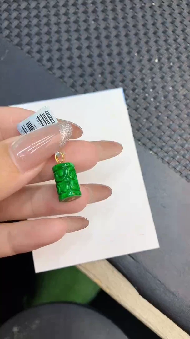 颈饰18K金镶嵌翡翠1
