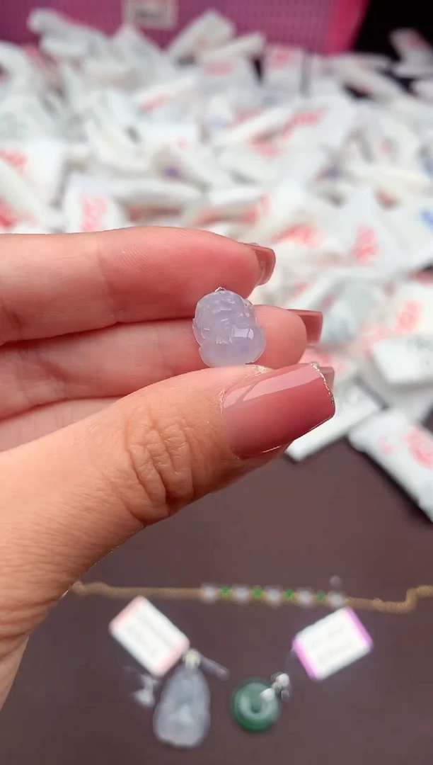 【闪购商品】翡翠挂件未镶嵌一