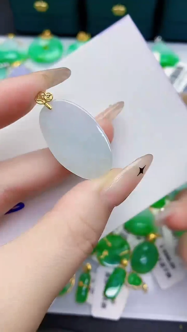 颈饰未镶嵌翡翠缅甸天然翡翠A货