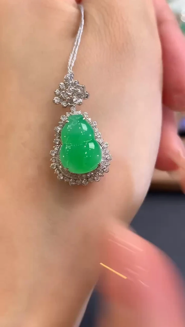 吊坠(不含链)18K金镶嵌翡翠a214