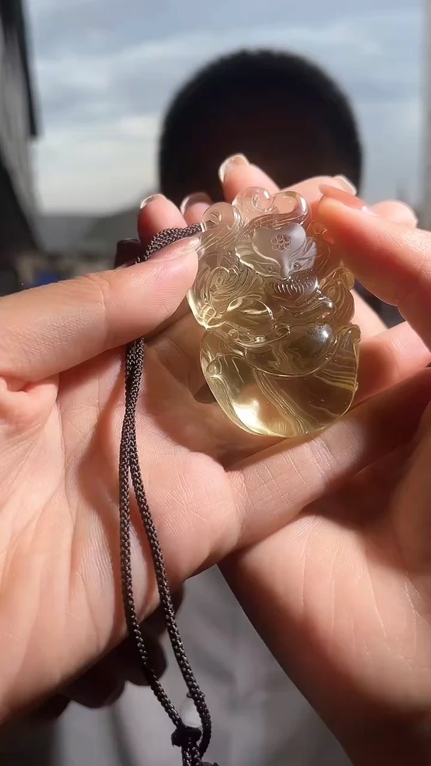 未镶嵌吊坠(赠链)黄晶天然多样性发一mm