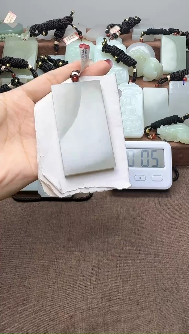 颈饰未镶嵌和田玉1