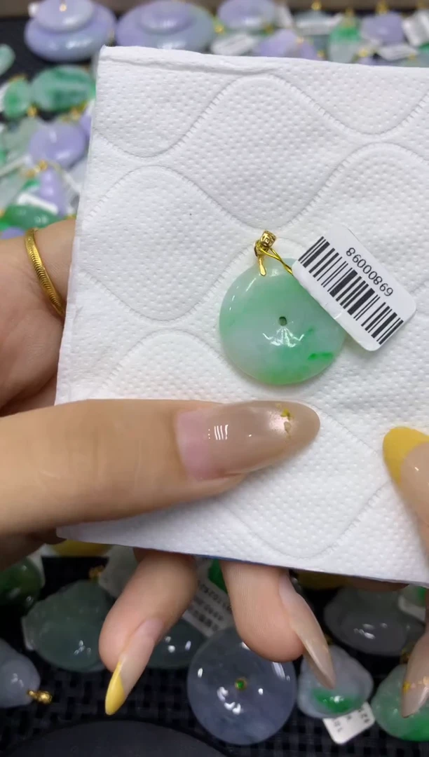 颈饰未镶嵌翡翠天然缅甸翡翠A货