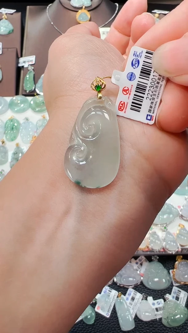 【闪购商品】翡翠吊坠(不含链)18K金镶嵌如意吊坠176