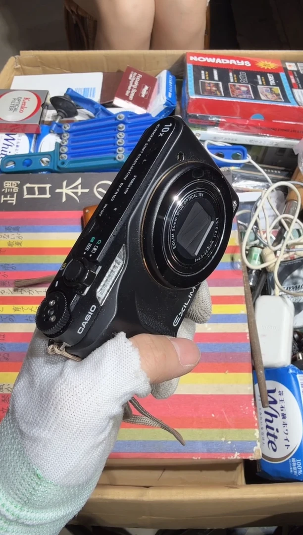 瓷片F****s 951   中古商品，瑕疵品，不保好坏。