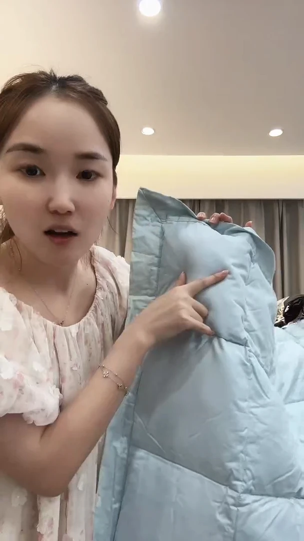 棉棉D10 羽绒被 210*220 微瑕