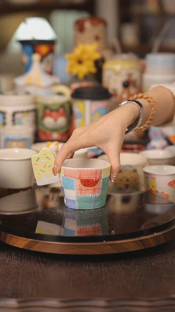 摆件景德镇釉下彩绘设计师款式陶瓷