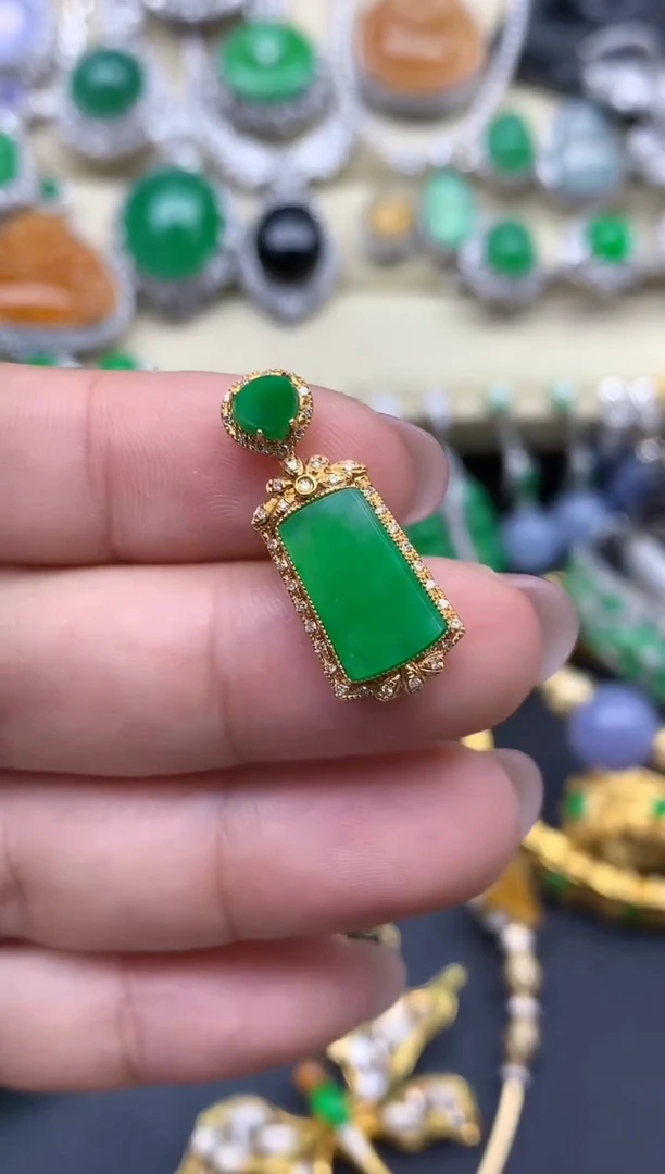 翡翠18K金镶嵌颈饰384-春日珠宝