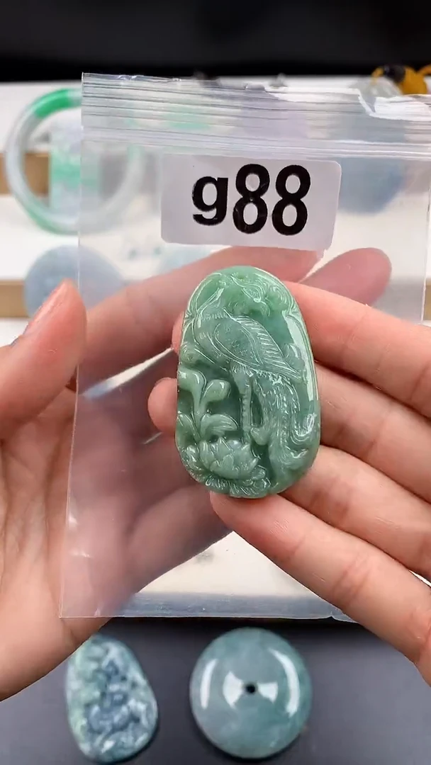 颈饰未镶嵌翡翠天然翡翠吊坠挂件