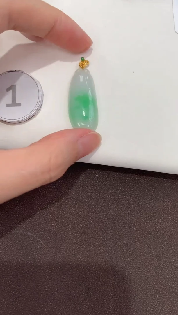 翡翠18K金镶嵌吊坠(赠链)天然缅甸A货翡翠