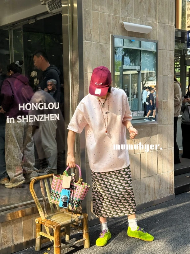 MUMUBYER •“叛逆代码”25春夏宽松大版表层破洞烫钻短袖