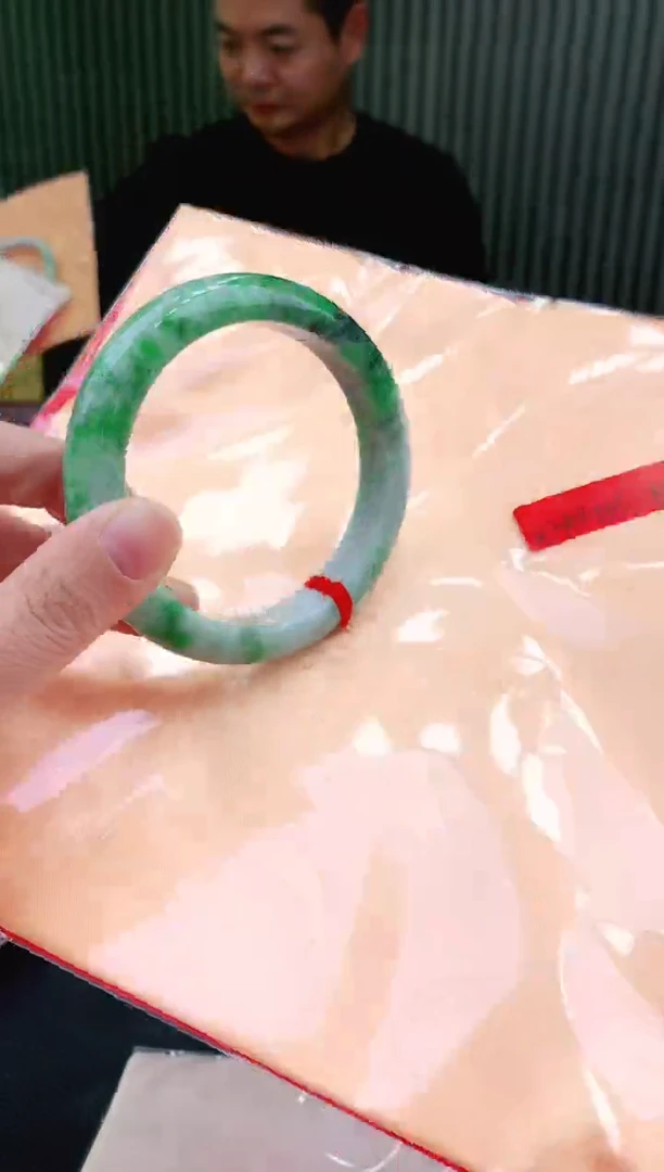 未镶嵌手镯翡翠60+