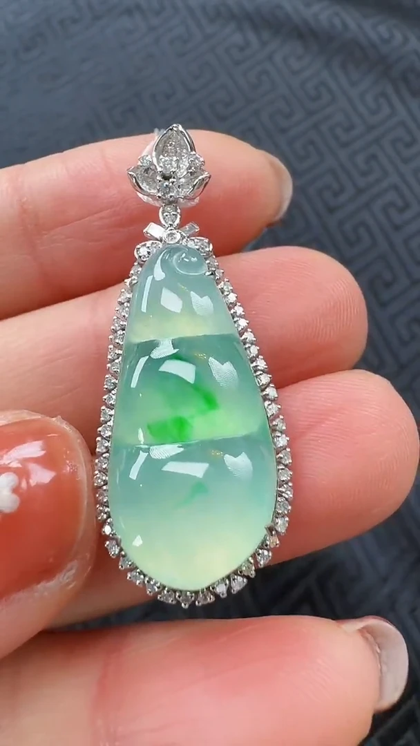 【闪购商品】翡翠吊坠(不含链)18K金镶嵌吊坠