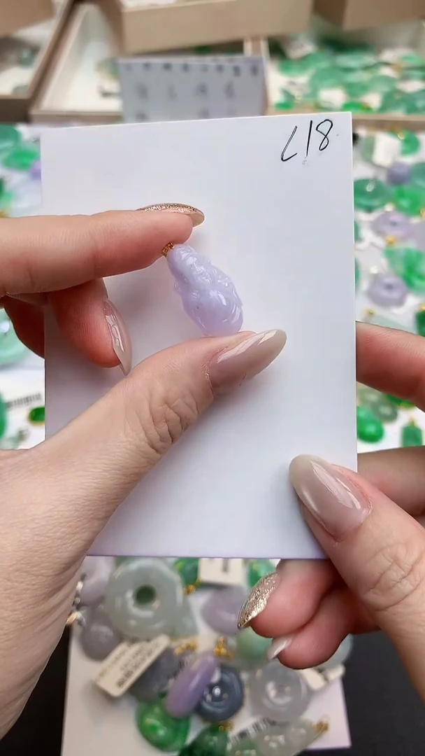 颈饰18K金镶嵌翡翠天然缅甸A货翡翠