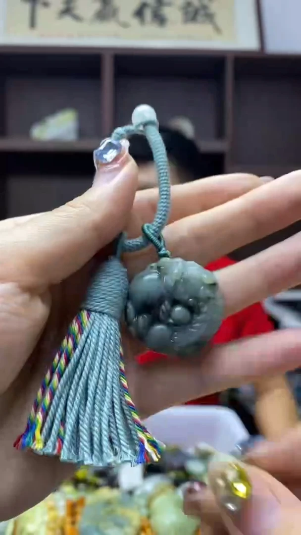 未镶嵌岫玉挂件