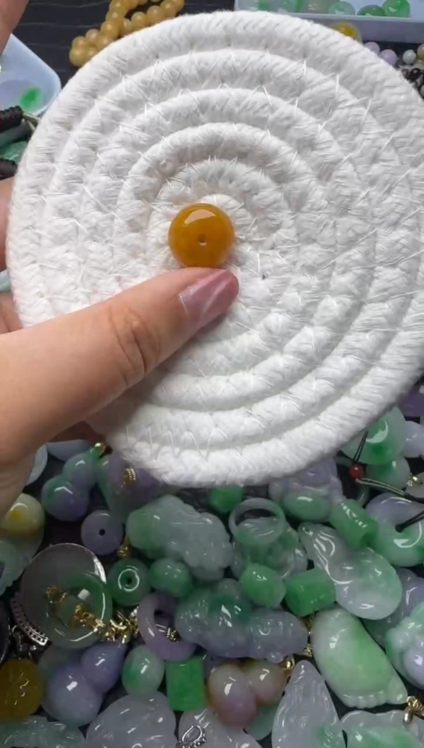 颈饰未镶嵌翡翠天然缅甸翡翠吊坠