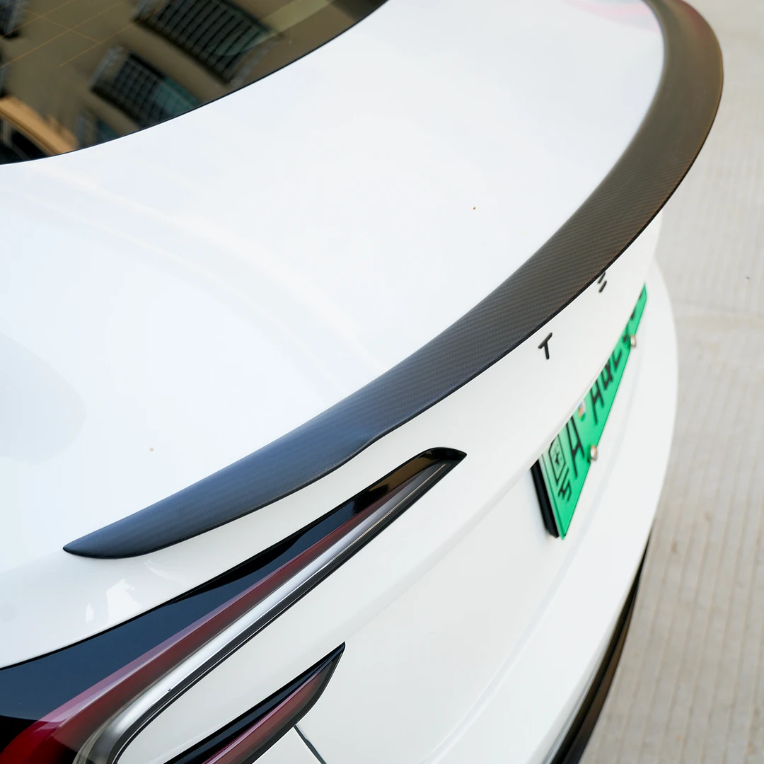 适用于特斯拉焕新3碳纤维尾翼中控长条镜壳室内碳纤维改装件