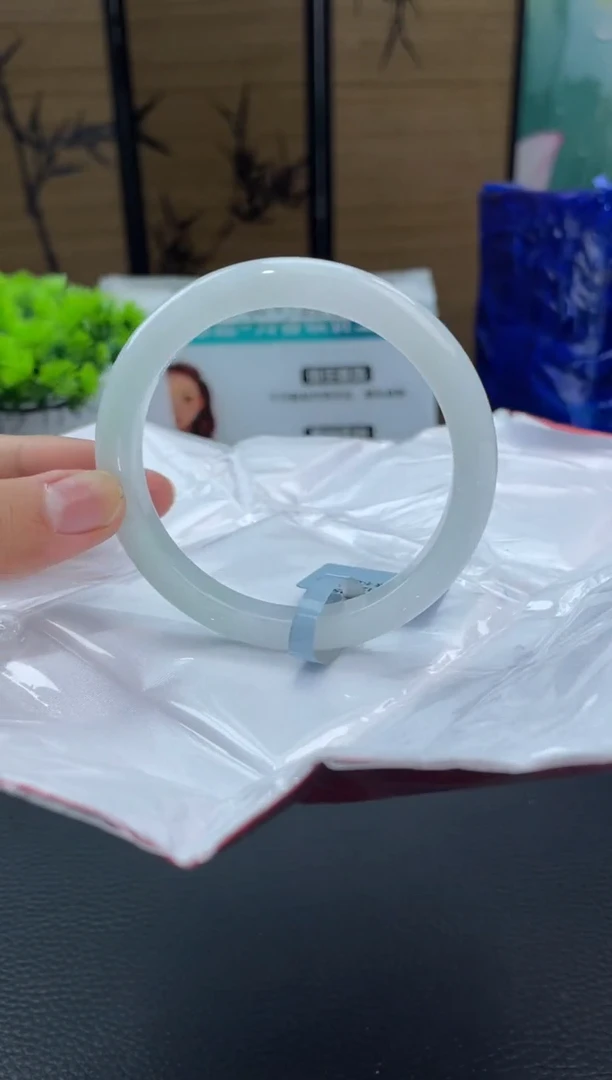 翡翠手镯未镶嵌36