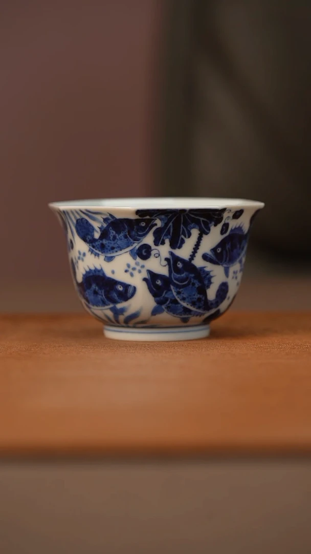 陶瓷又见春风鱼藻纹八方杯
