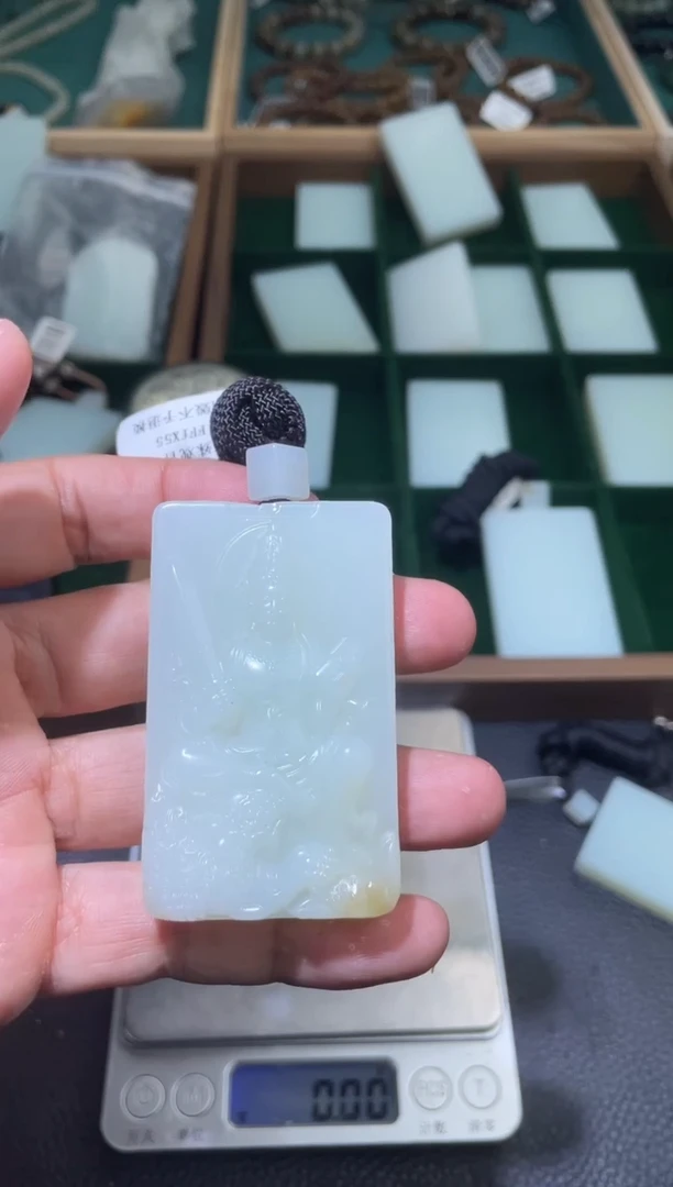 定制和田玉观音