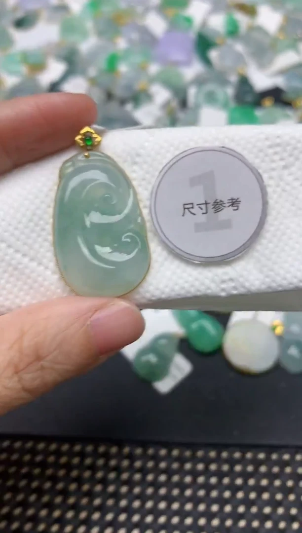 颈饰18K金镶嵌翡翠天然缅甸A货翡翠